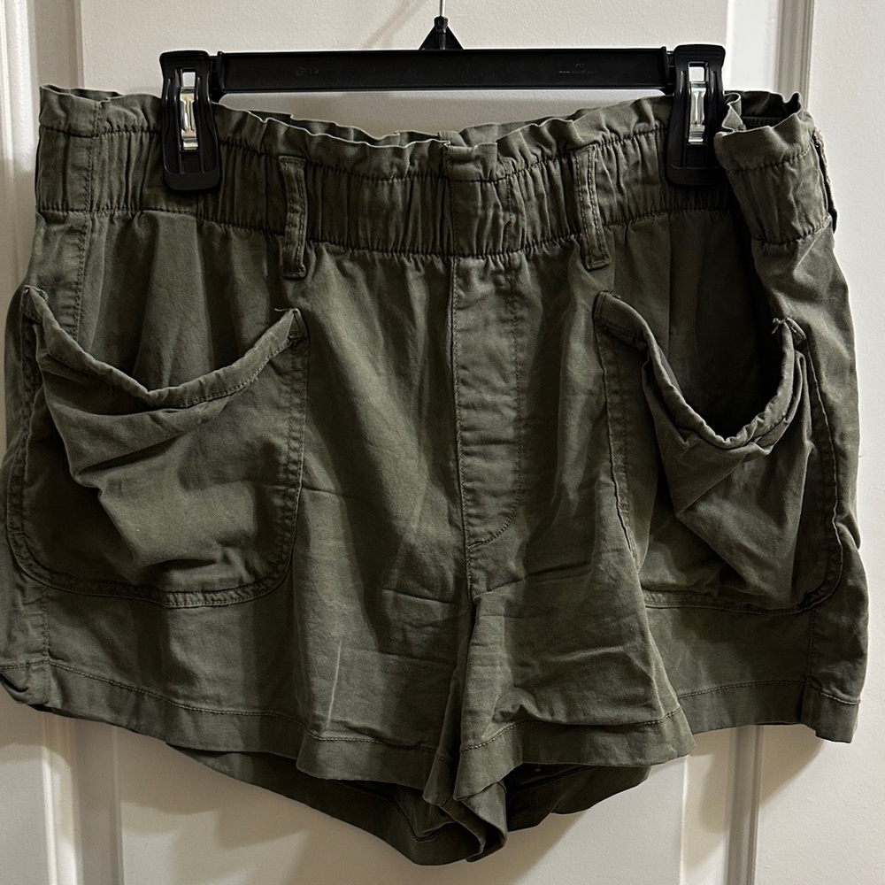 American Eagle Outfitters Olive Green Cargo Shorts with Paperbag Waist